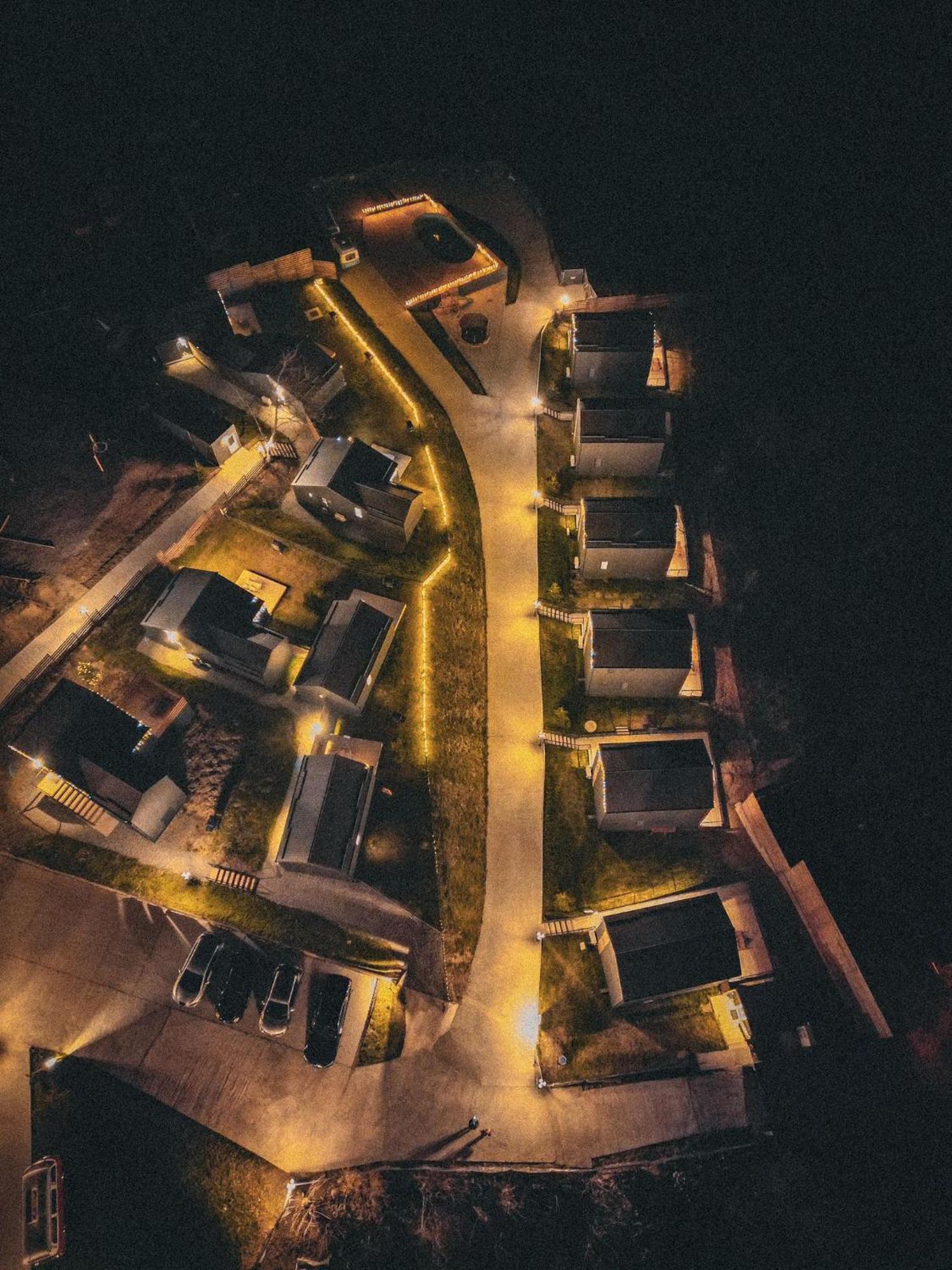 סינאיה Moon Village Comarnic מראה חיצוני תמונה